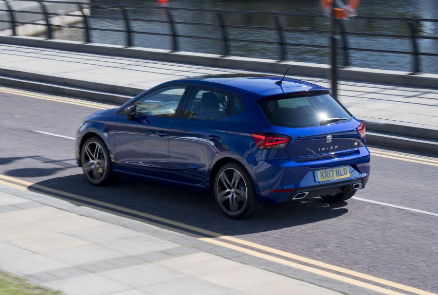  Seat Ibiza FR 2017 года  (UK) (фото 2 из 40)